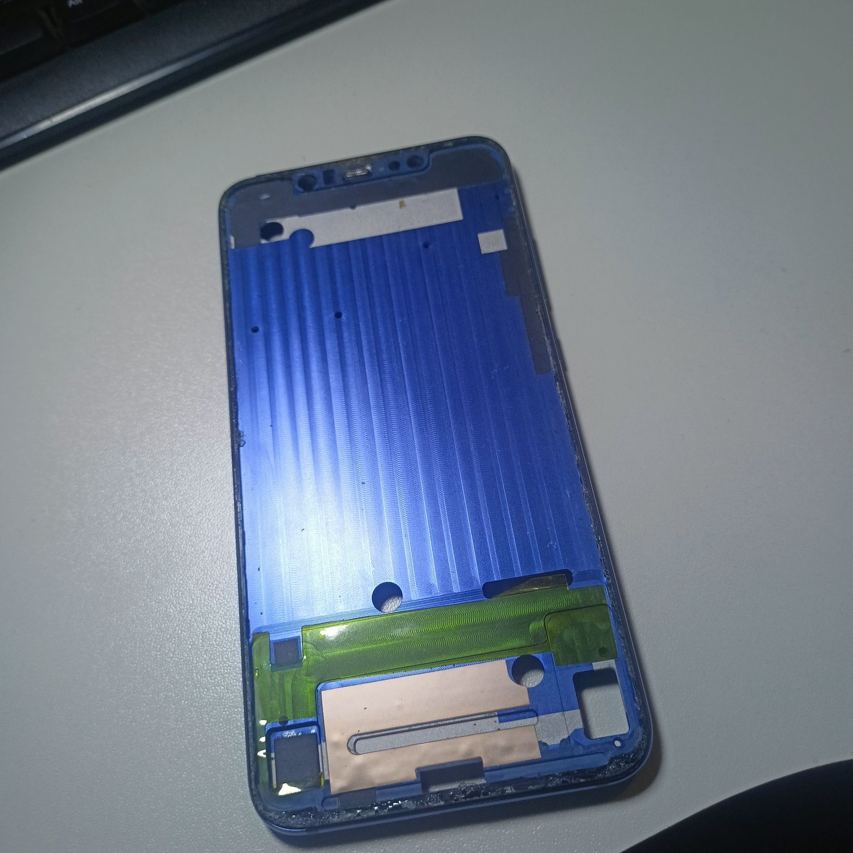 Рамка Xiaomi Mi 8 в хорошем состоянии