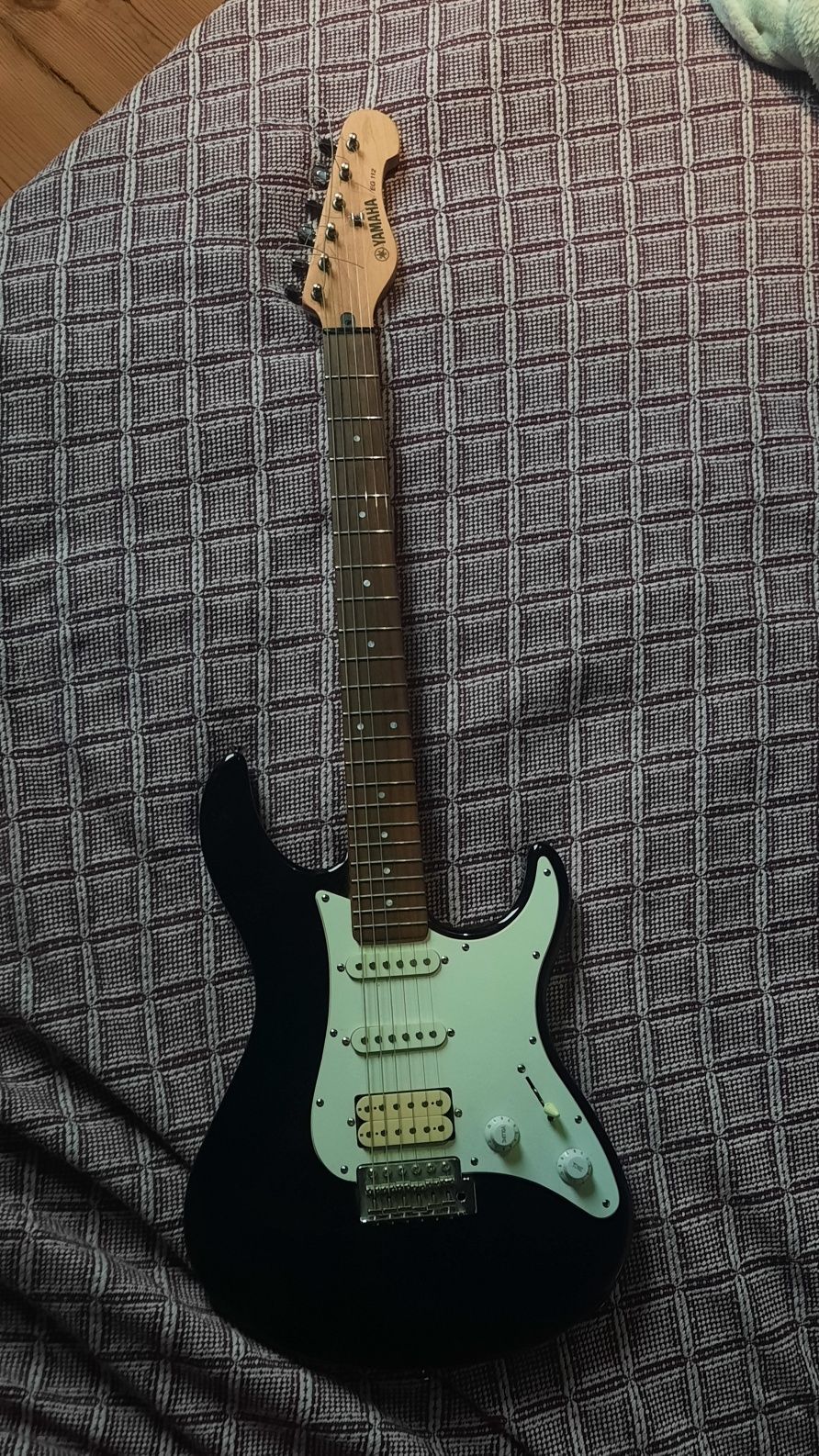 Гітара Yamaha EG 112