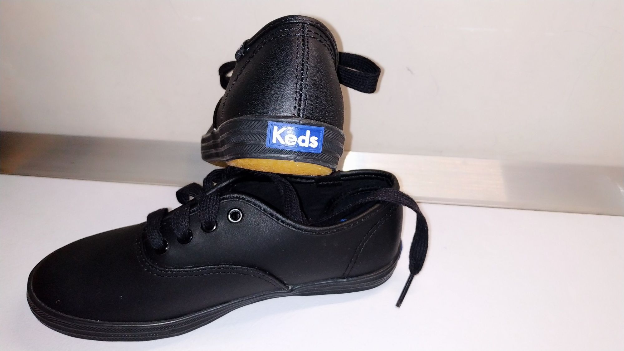 Новые Туфли, макасины, кроссовки кожаные фирмы Keds