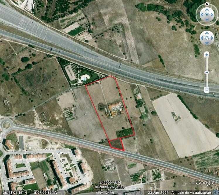 Terreno com 23.697 m2 entre a circular externa e A12 - Montijo