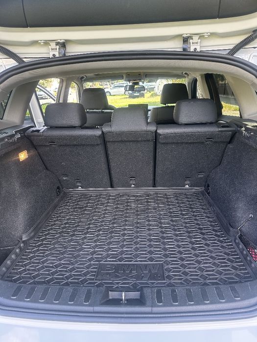 Авто BMW X1. Повний привід, бензин