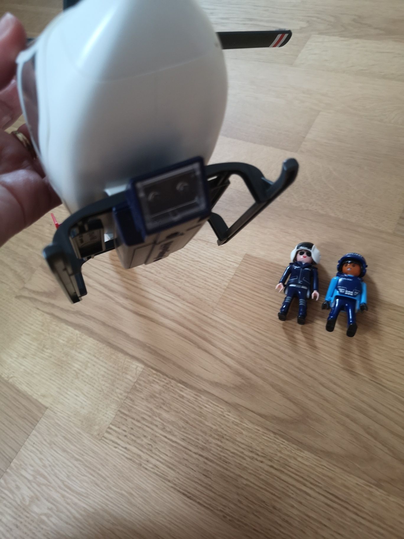 Zabawka Helikopter  policyjny Playmoblil i  policjanci z latarką