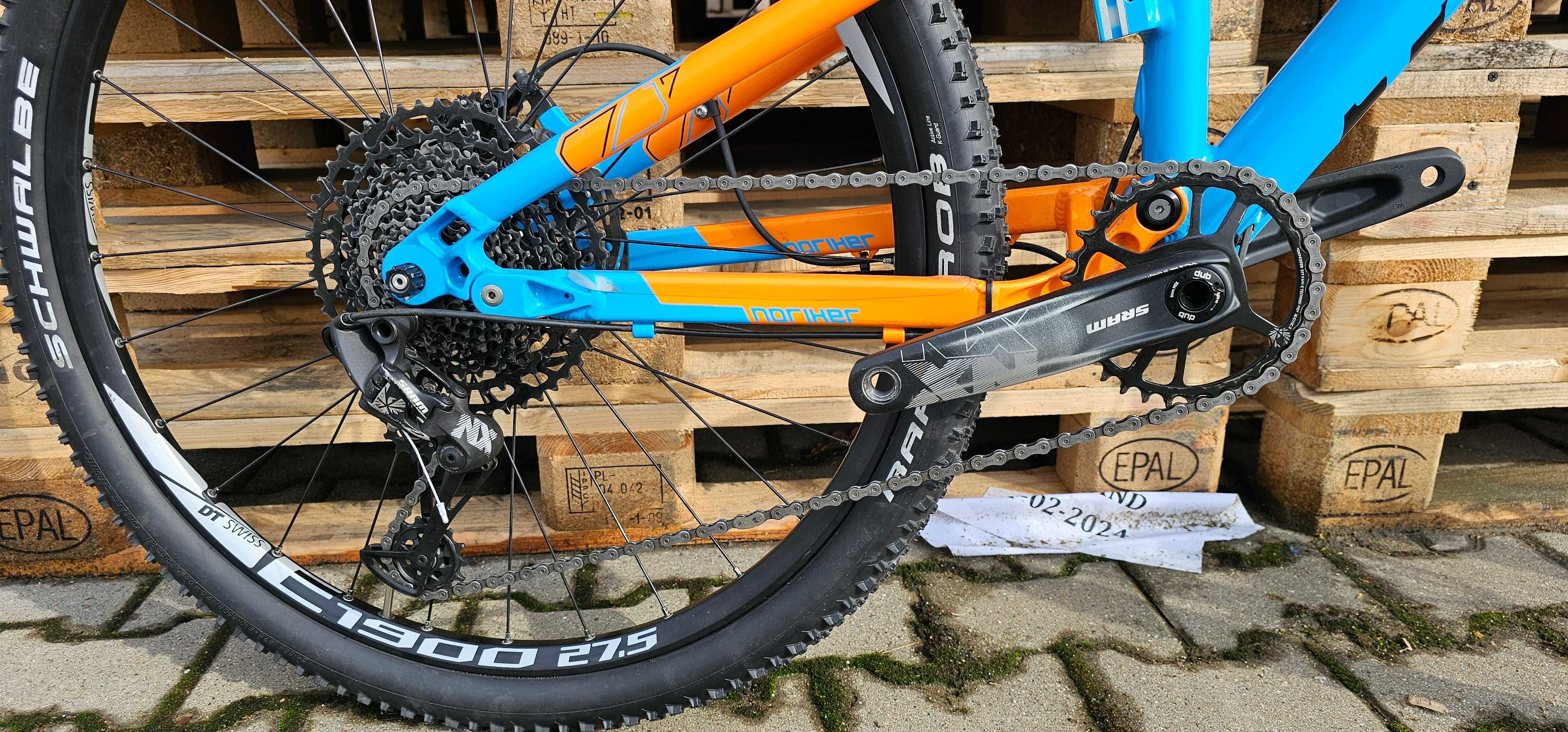 TANI Full Enduro / Trail Rock Shox PIKE, Formula Cura, DT SWISS, SRAM