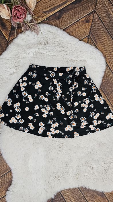 Spódnico-spodenki damskie w kwiaty r 36 S wiskoza elastan asos