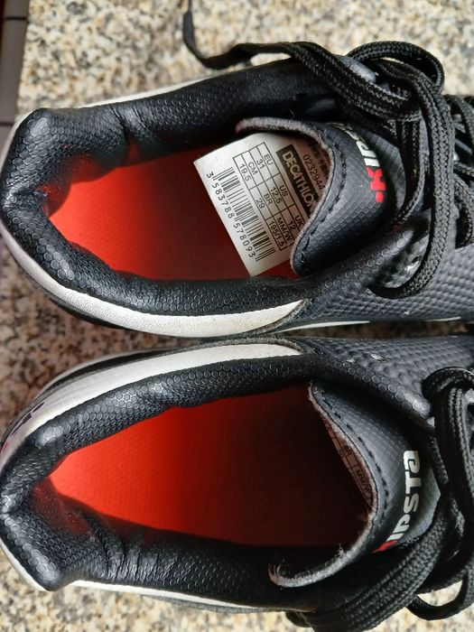 Chuteiras kipsta como novas t.31