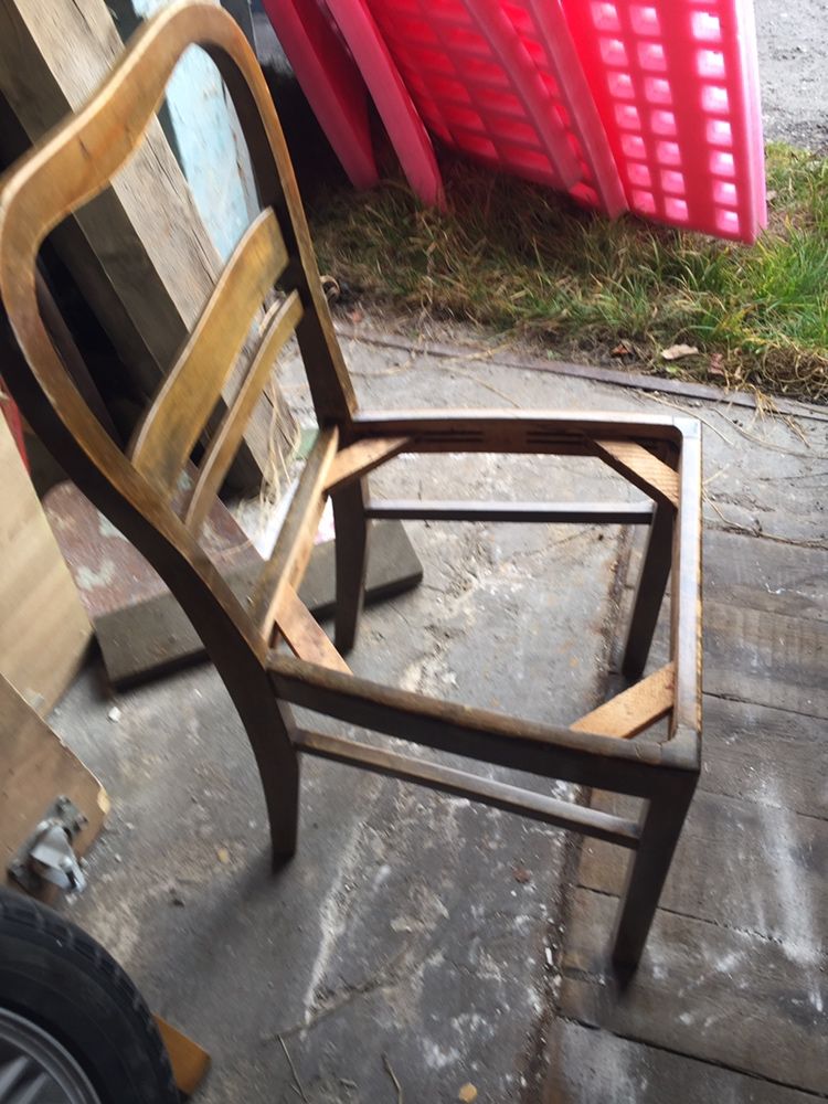 Stare krzesło przedwojenne