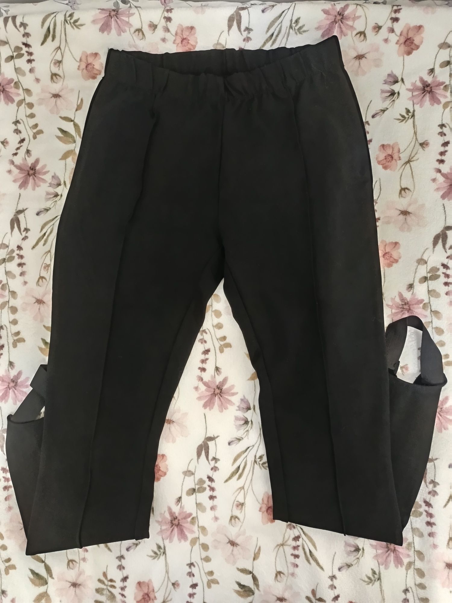 Legginsy damskie z zapiętkami