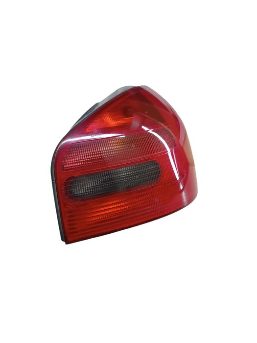 Lampa Prawy Tył Prawa Tylna Audi A3 8L Przedlift