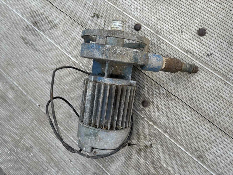 Водяной   насос .