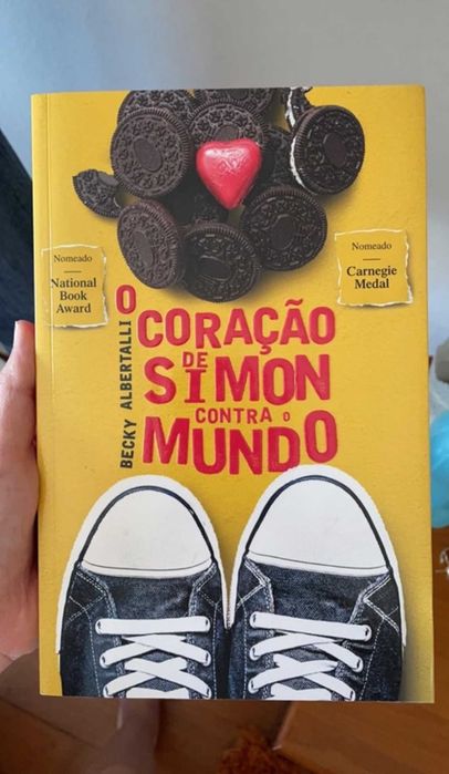 Livros variados (young-adult, romance, fantasia)