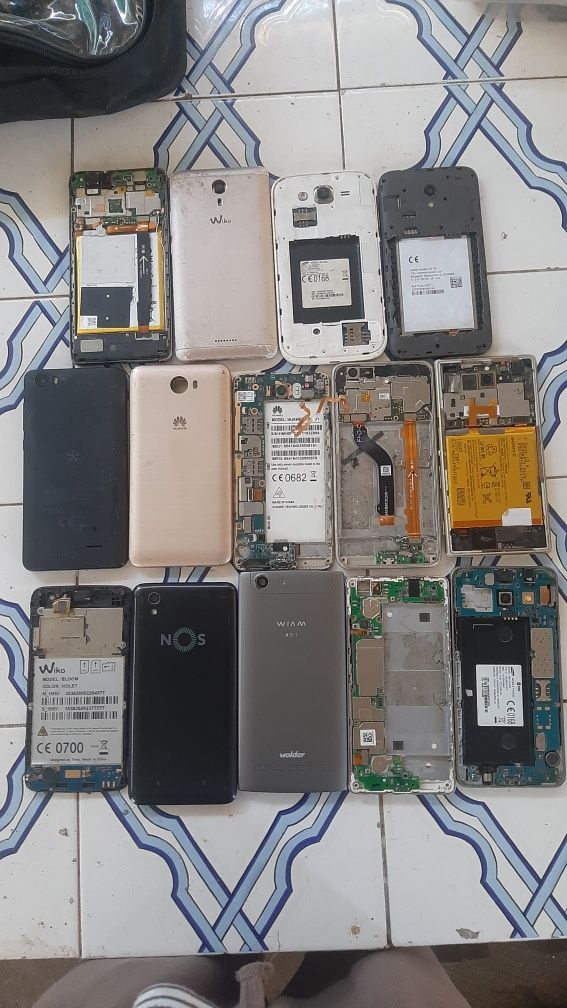 Varios telemóveis Android
