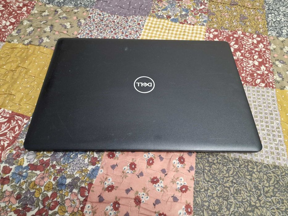 DELL 15-3590/Full HD/Core™i5 8250U/8ГБ.DDR4/128SSD/Intel UHD 620 2Гб