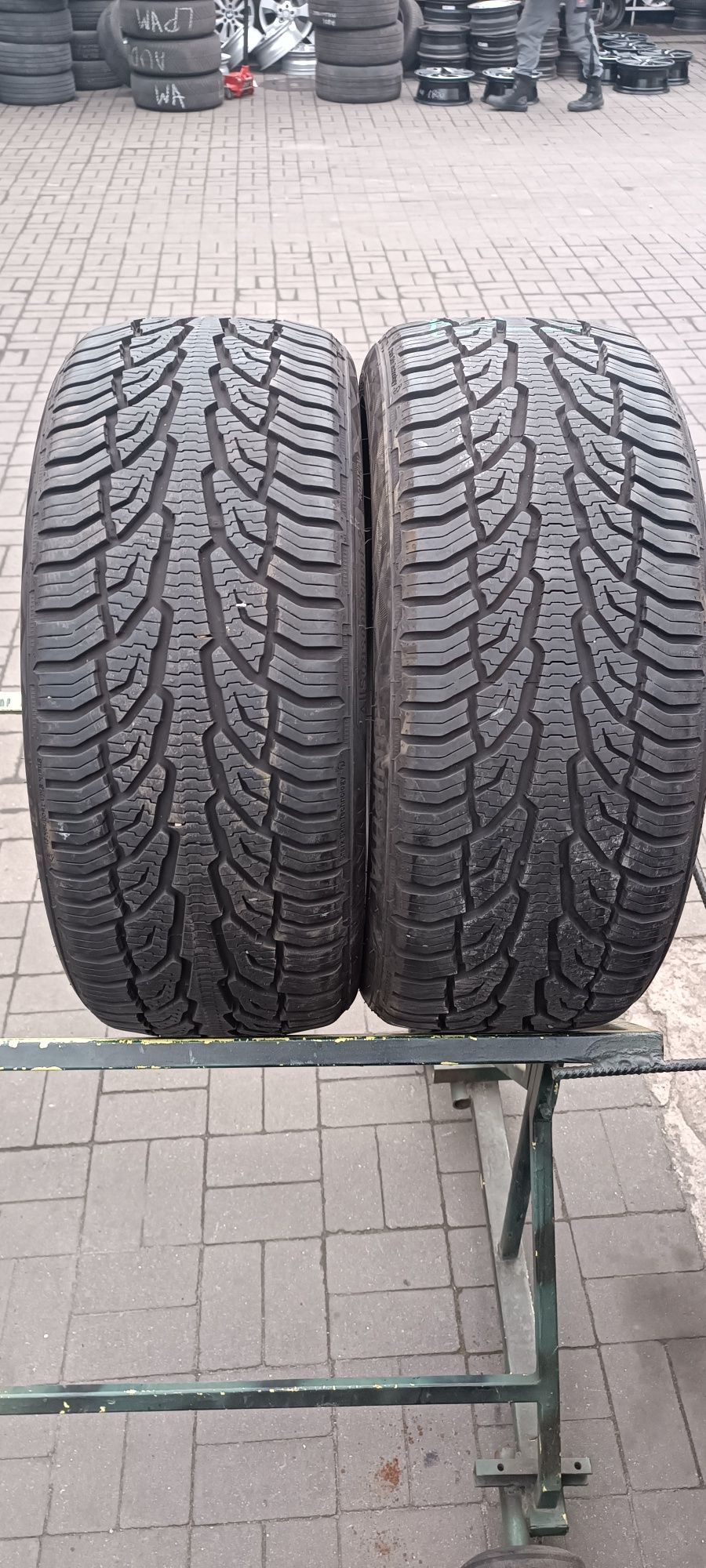 Opony całoroczne Uniroyal 225/40/18 Jarbet #C13