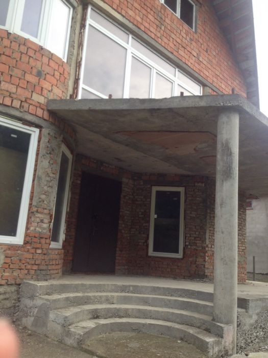 Продам добротний будинок терміново