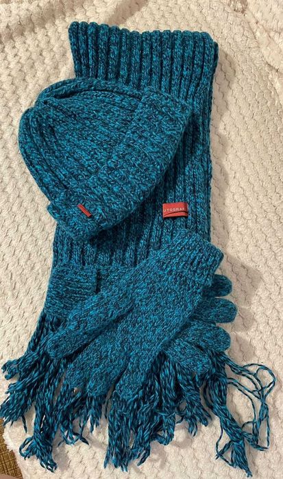 Damska czapka-szal-rękawiczki - komplet