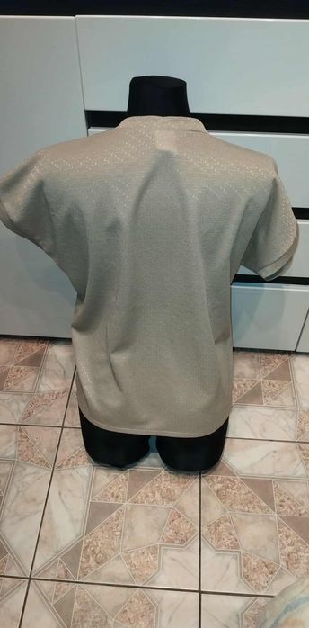 Bluzeczka  r uniieslany