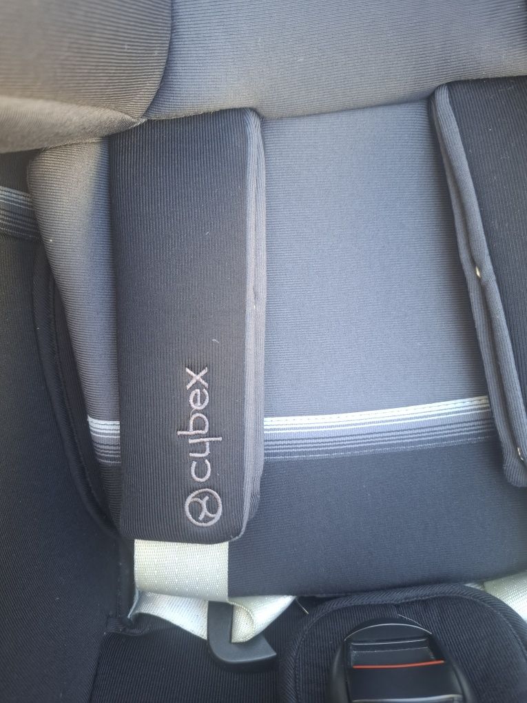 Cadeira rotativa Cybex Sirona S2.