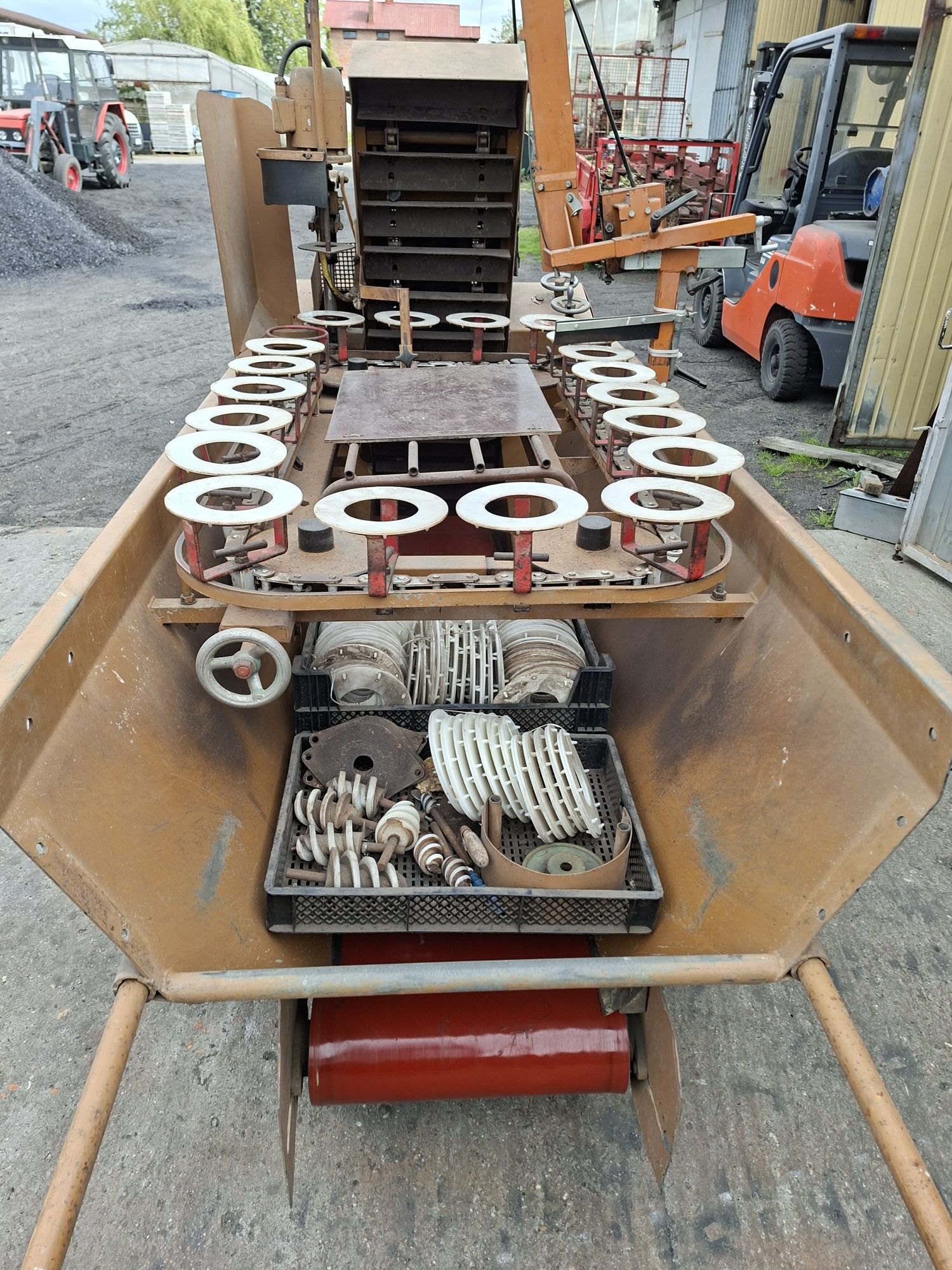 Doniczkarka Javo standard. Mechaniczna podajnik Doniczek.