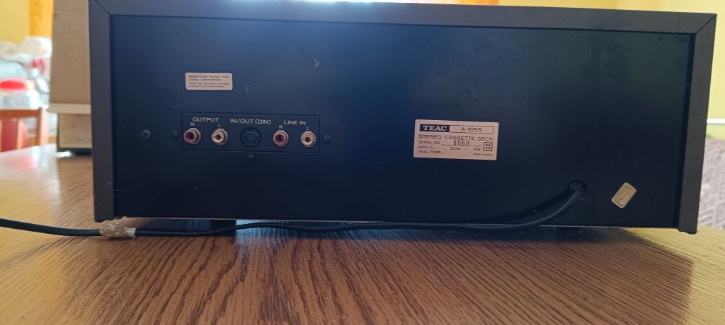 TEAC A-1055 magnetofon