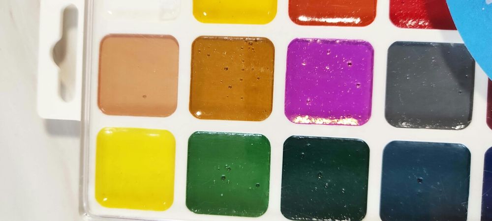 Краски акварельные медовые полусухие 18 шт Гамма