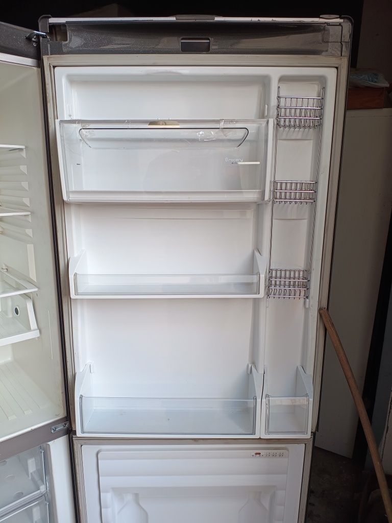 продам холодильник під ремонт