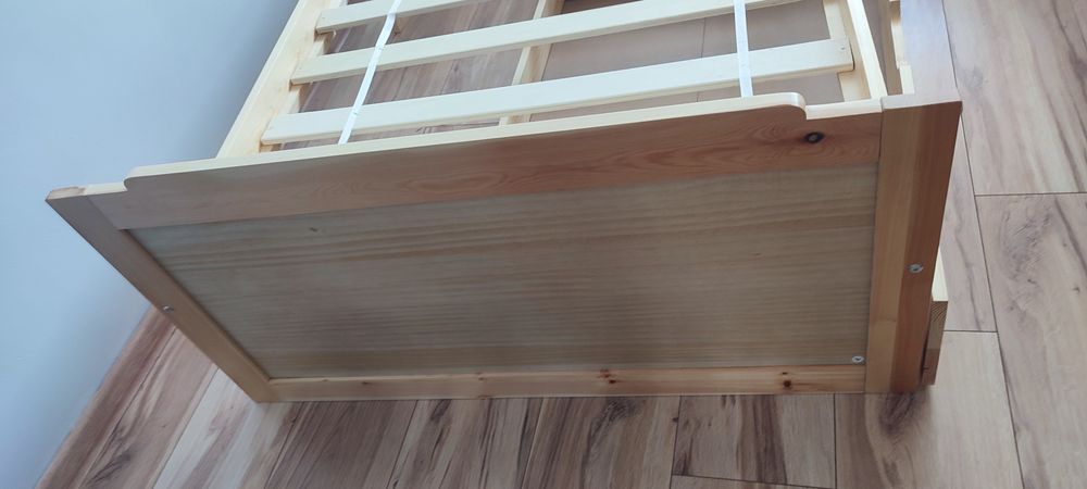 Lozko sosnowe 200/90