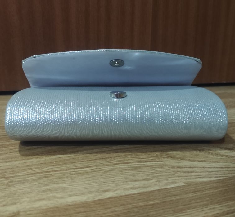 Pochete Prateada para Festas e Cerimónias (Mulher)