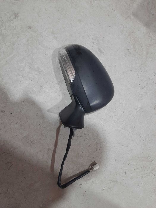 Праве пасажирське зовнішнє дзеркало зеркало Тойота Авенсіс т27 поворот