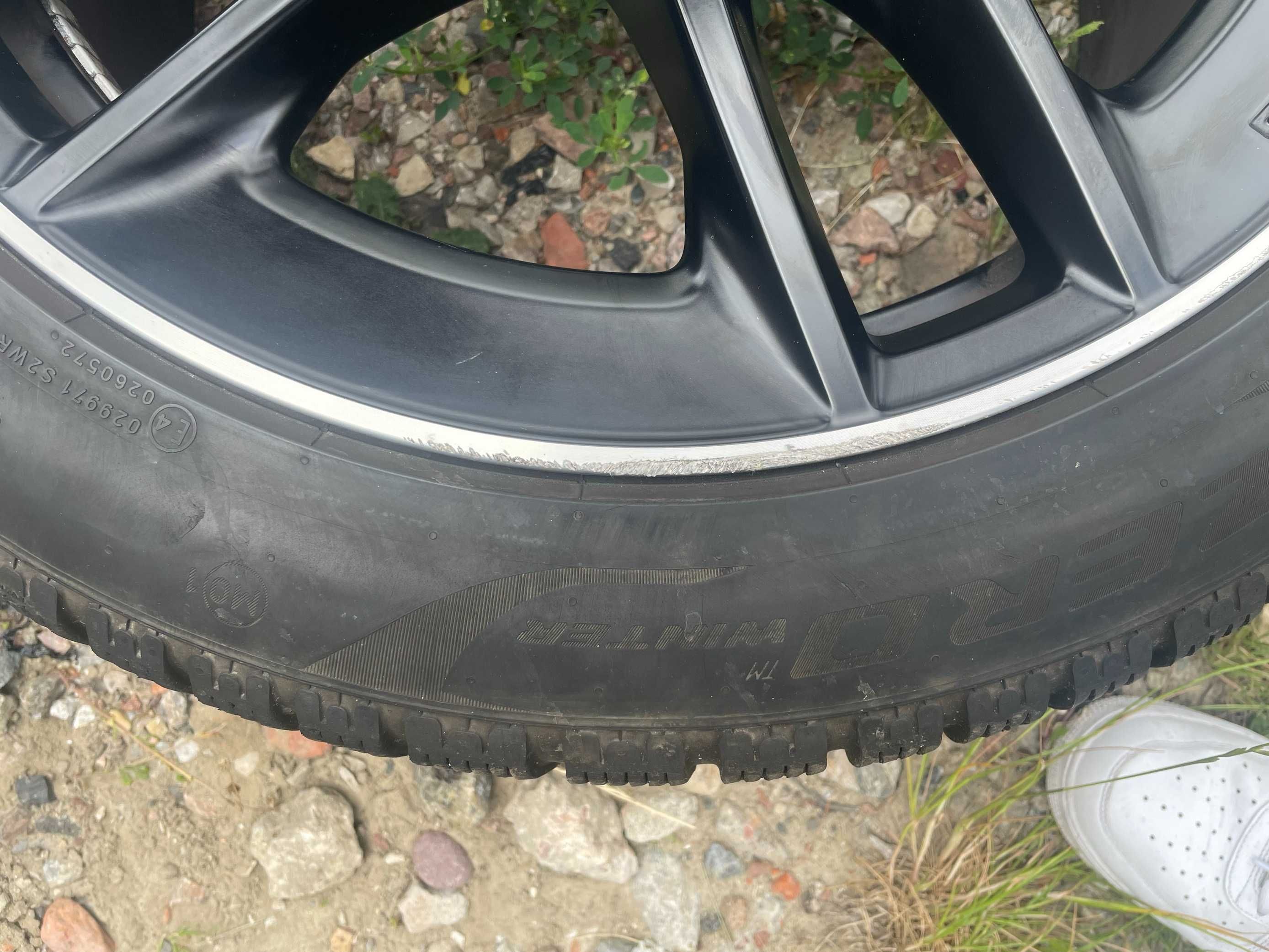 felgi z oponami przód 255/45/19 oraz tył 285/40/19