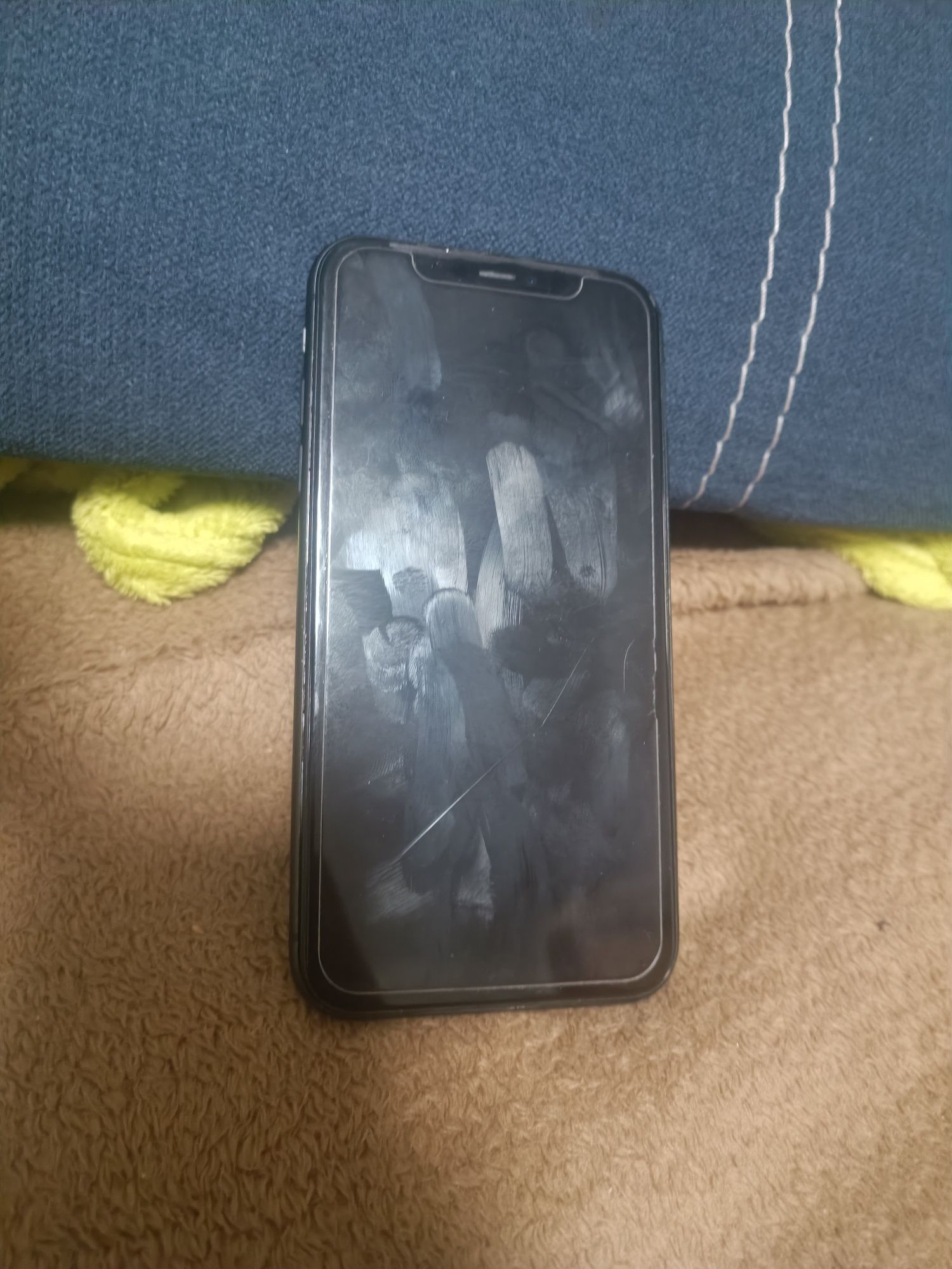 iPhone 11 розбитий без iCloud