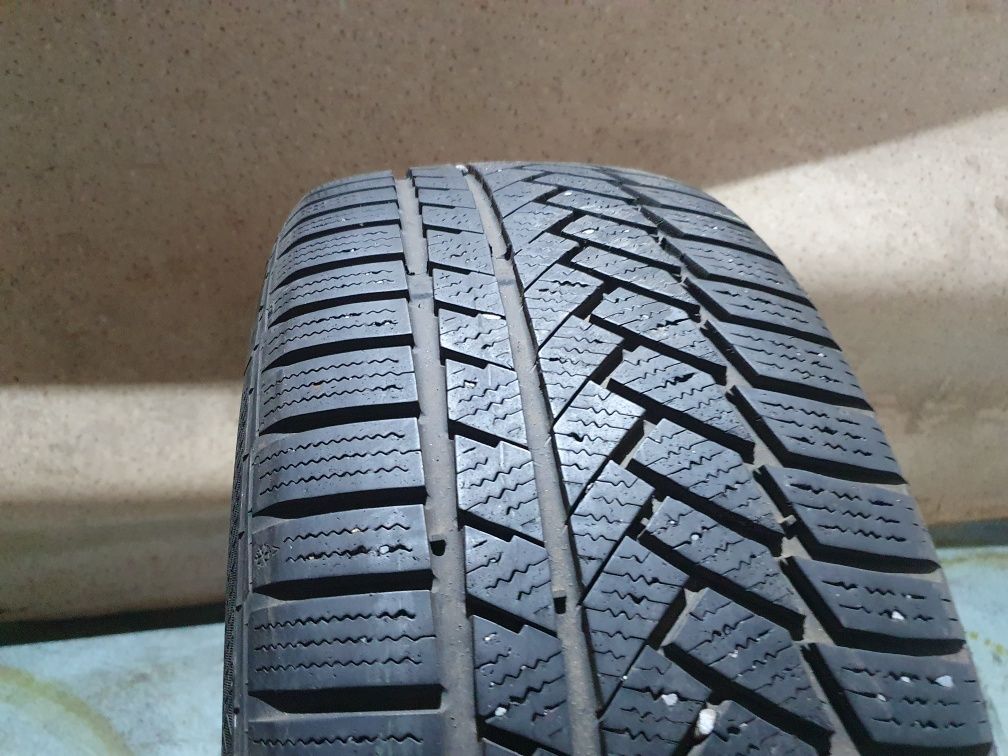 Continental ContiWinterContact TS830P ContiSeal XL 225/50R17