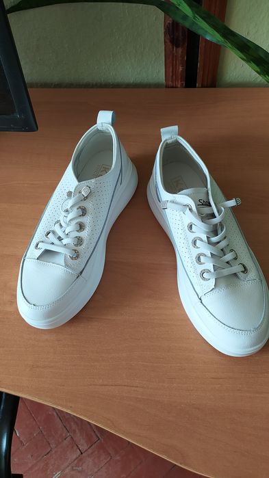 Слипоны красовки белые