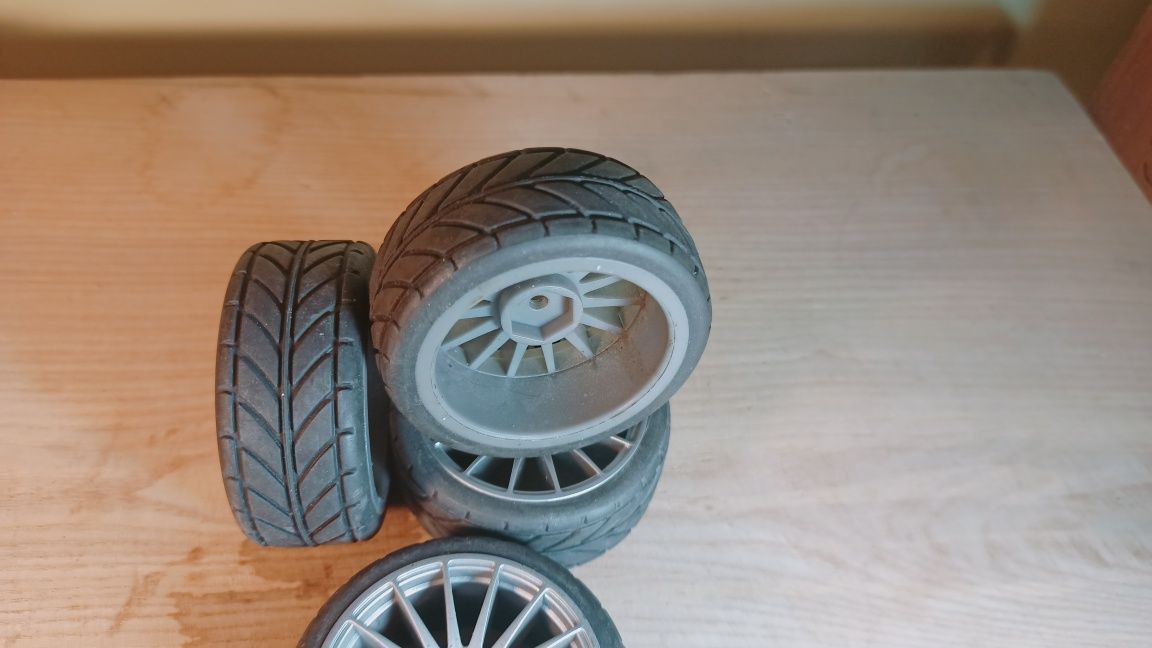 Колеса 1/10 AMG Mercedes C-Class DTM 2008 Deagostini
