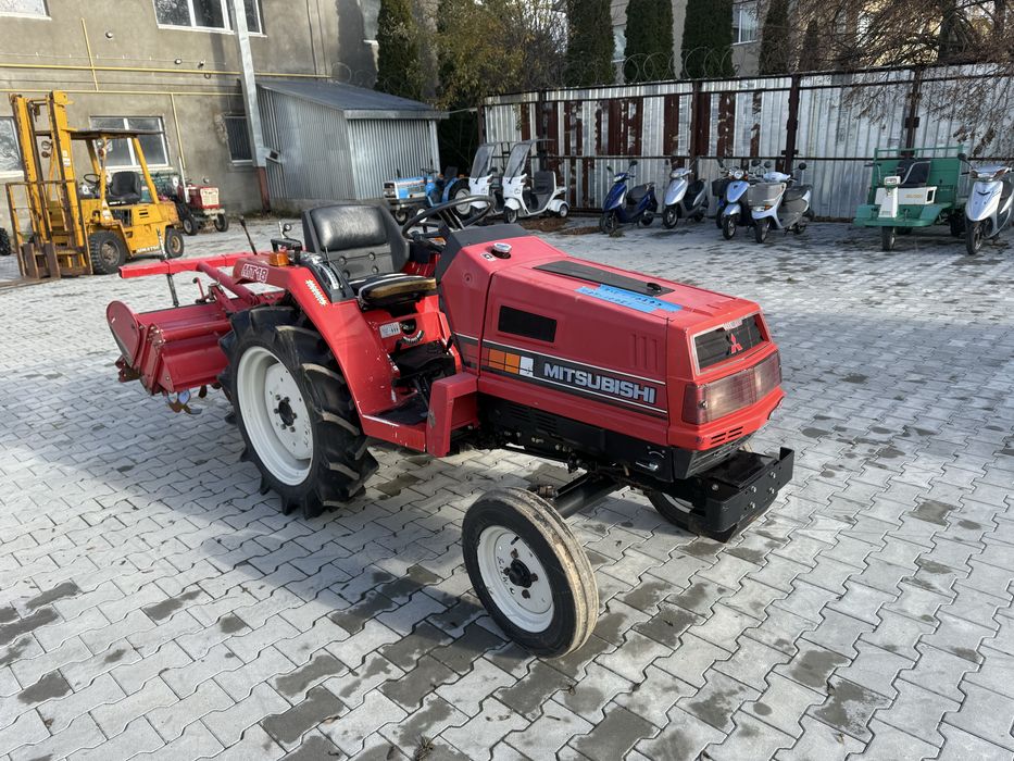 Японський трактор Mitsubishi MT18