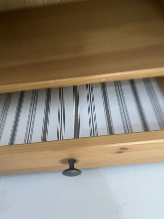 Móvel com 2 gavetas