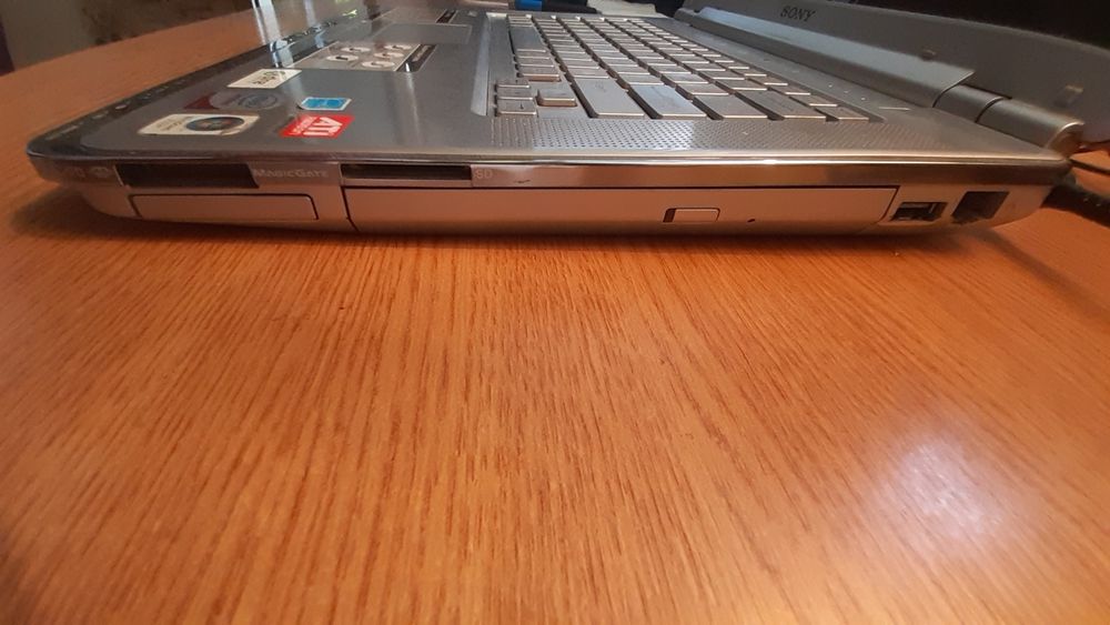 Ноутбук   Sony VGN-CR31SR/L