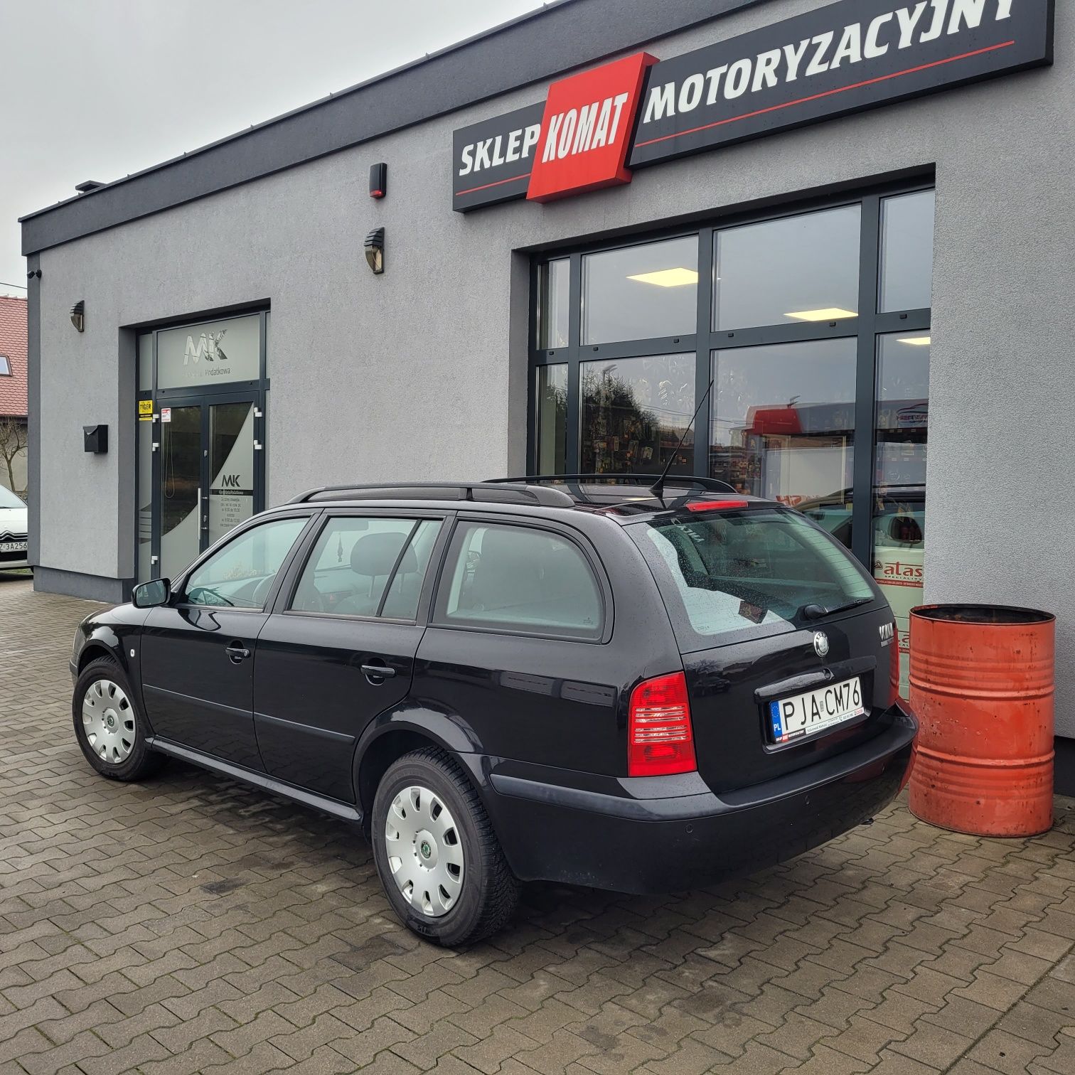 Wynajem samochodów Peugeot  Opel Meriva Renault Scenic wypożyczalnia