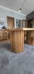Mesa de Jantar em Madeira Maciça - Design Sólido e Intemporal