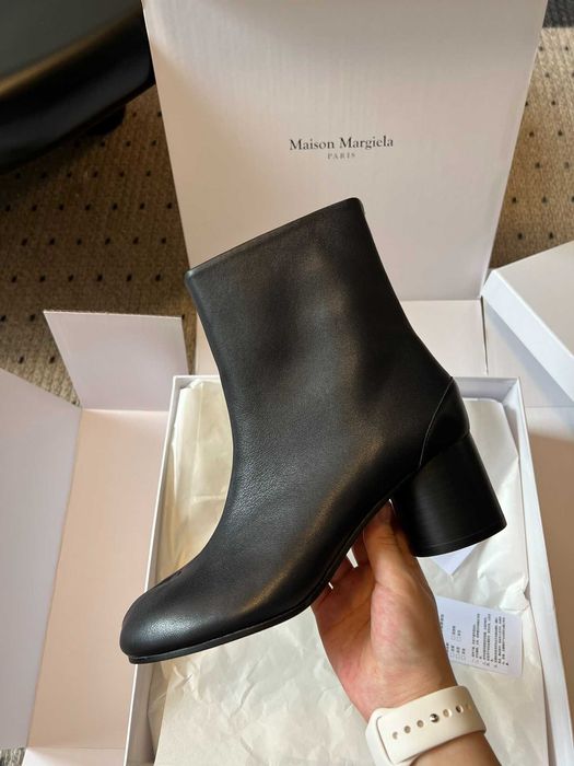 Krótkie botki Maison Margiela wykonane z czarnej skóry naturalnej r.38