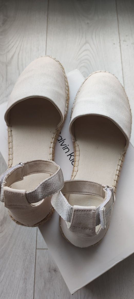 Espadryle Calvin Klein.