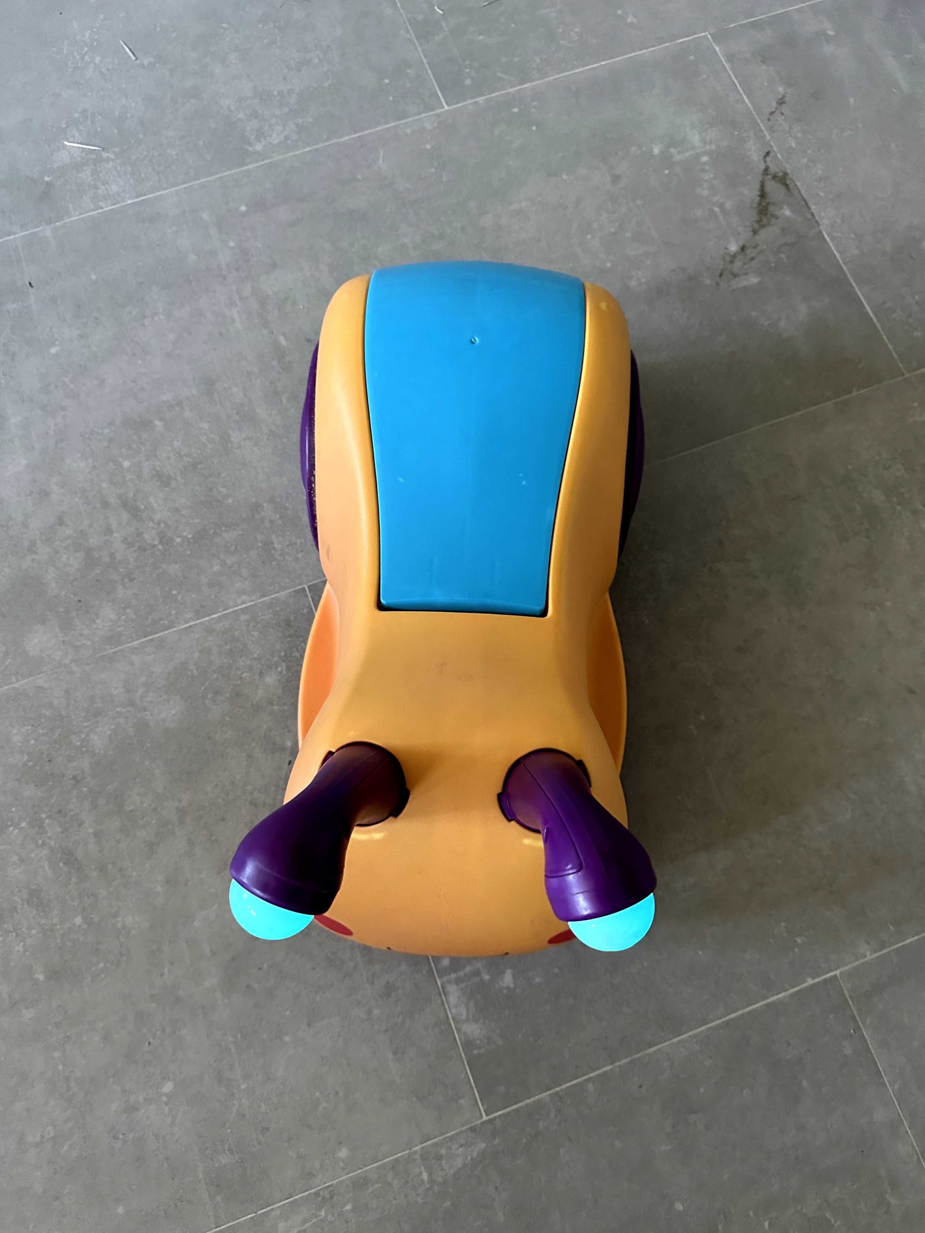 Carrinho de Brincar com Luz