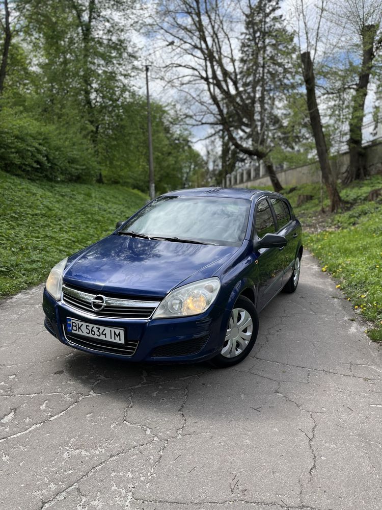 Opel Astra H 1.4 бензин. На повному ходу.