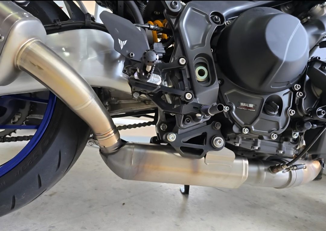 Akrapovic mt 09 2025