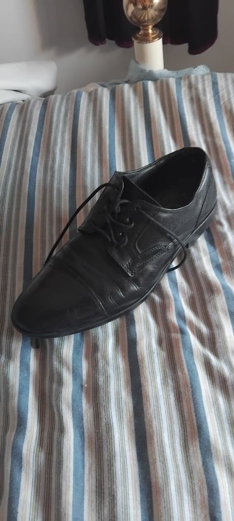 Nr,sapatos Mégis preto €