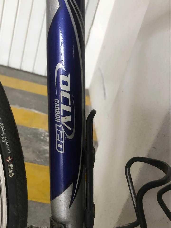 bicicleta de ciclismo Trek carbono