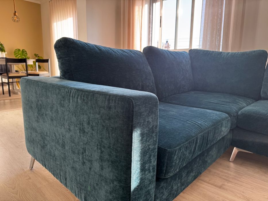 Sofá praticamente novo azul petróleo