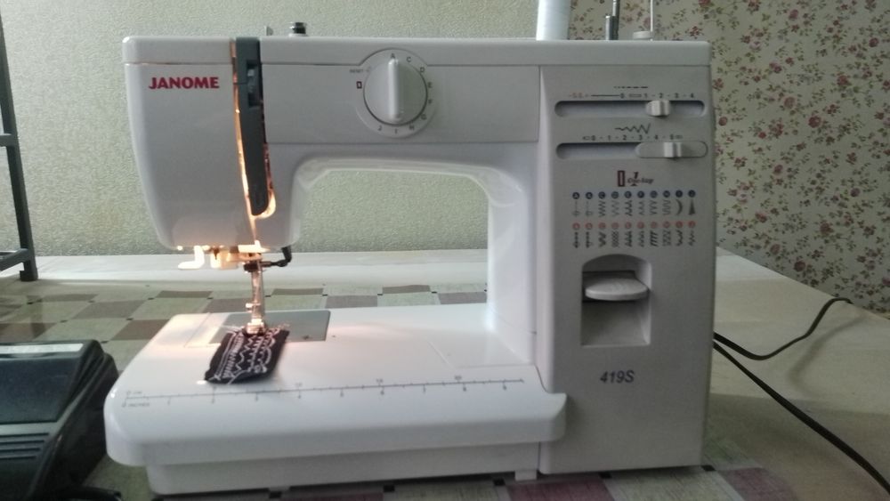 Швейна побутова машинка Janome 419-S