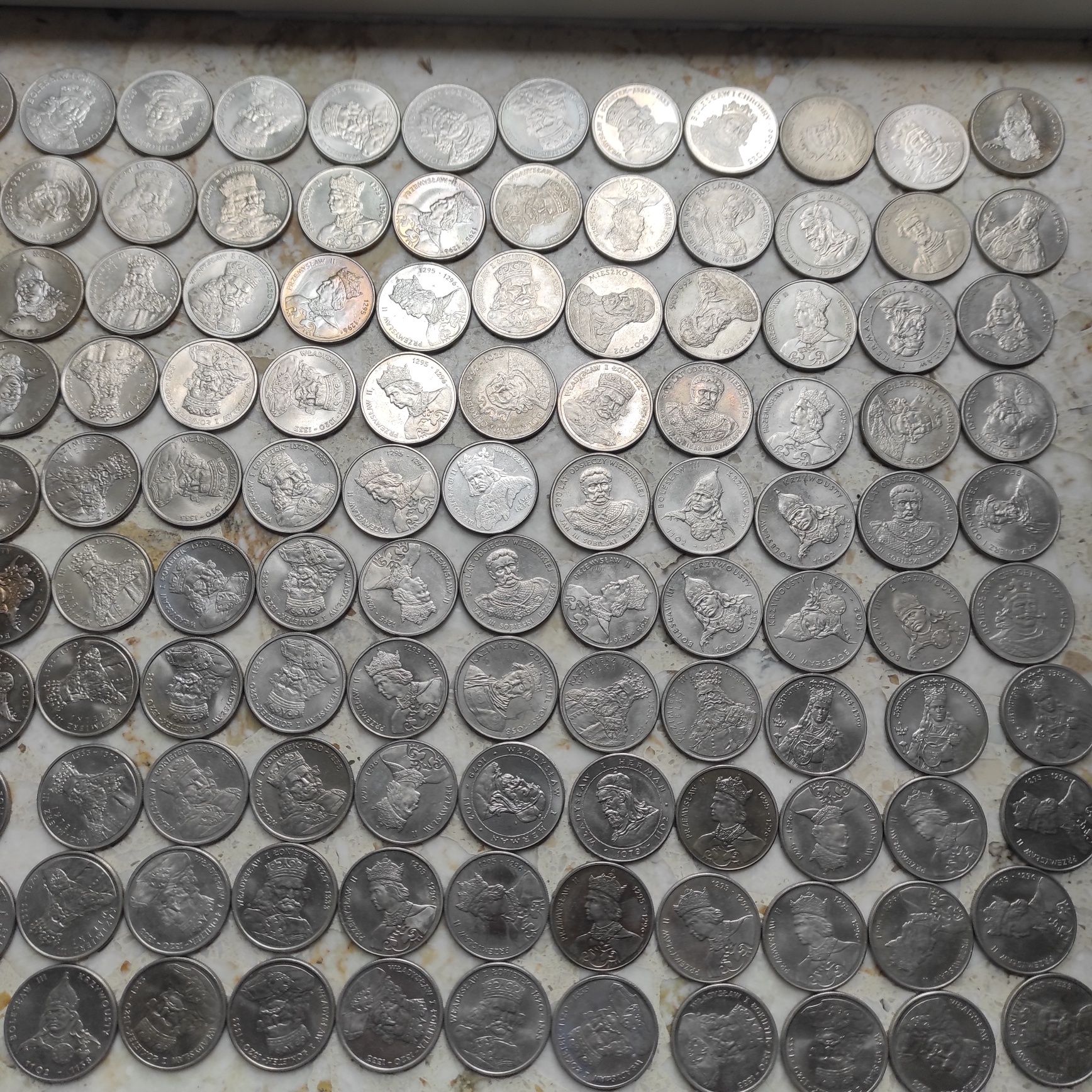260 monety obrazkowych,w tym 130 króli