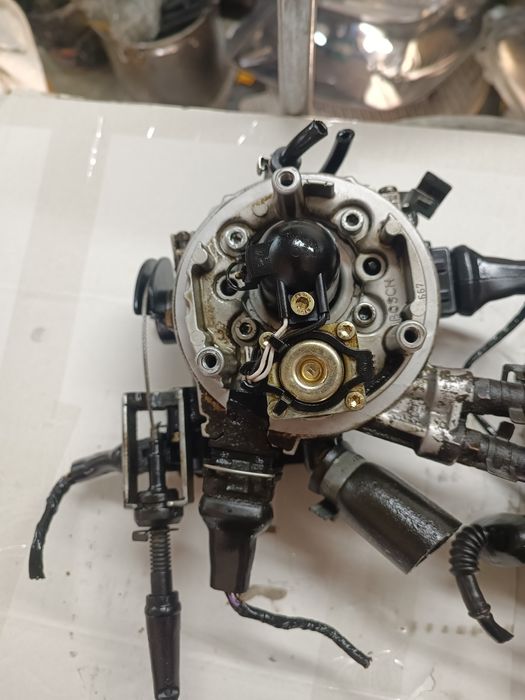 Моноінжектор volkswagen golf 3 1,8 passat 4 1,8  volkswagen 1,8