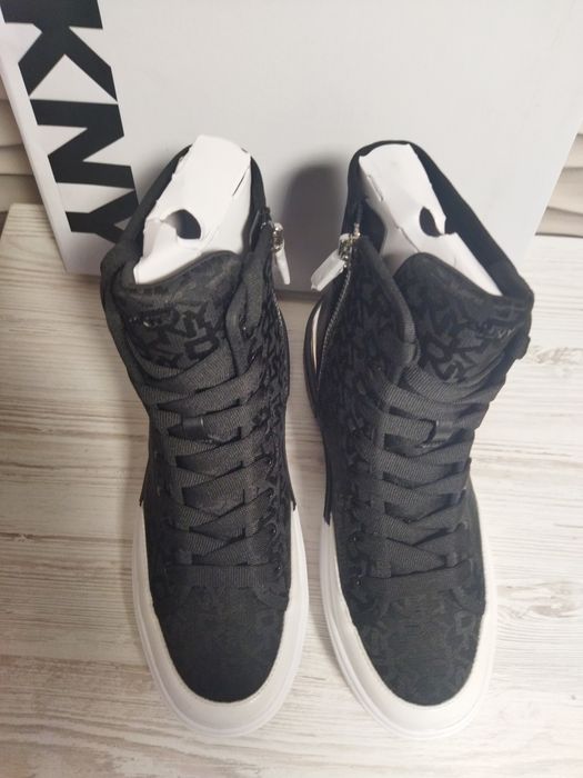 Кросівки жіночі DKNY 39,5р